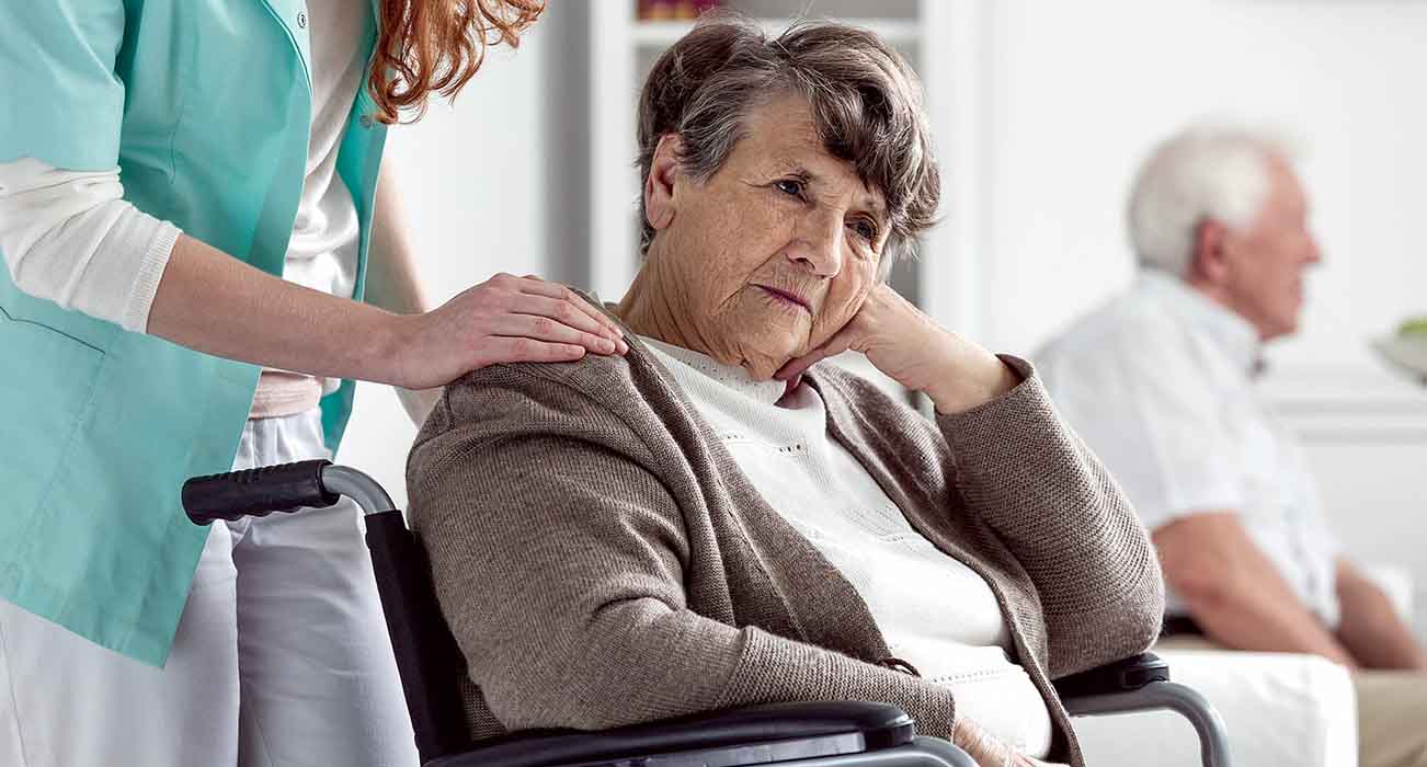 استخدام پرستار سالمند - اعزام پرستار حرفه ای